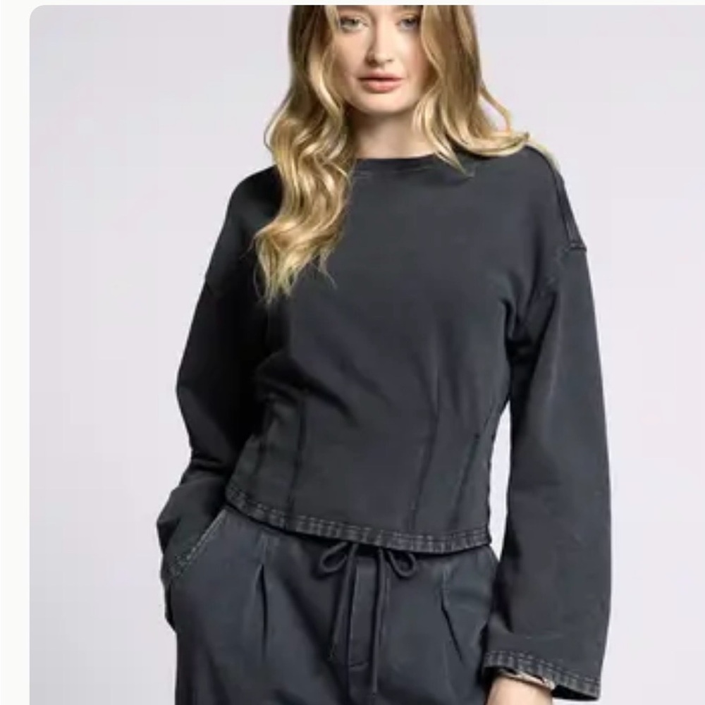 Weekend Los Angeles Carmella Black Sweatshirt Size L  NWT